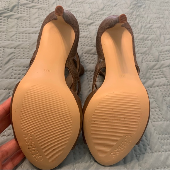 High heels GUESS - Picture 4 of 6